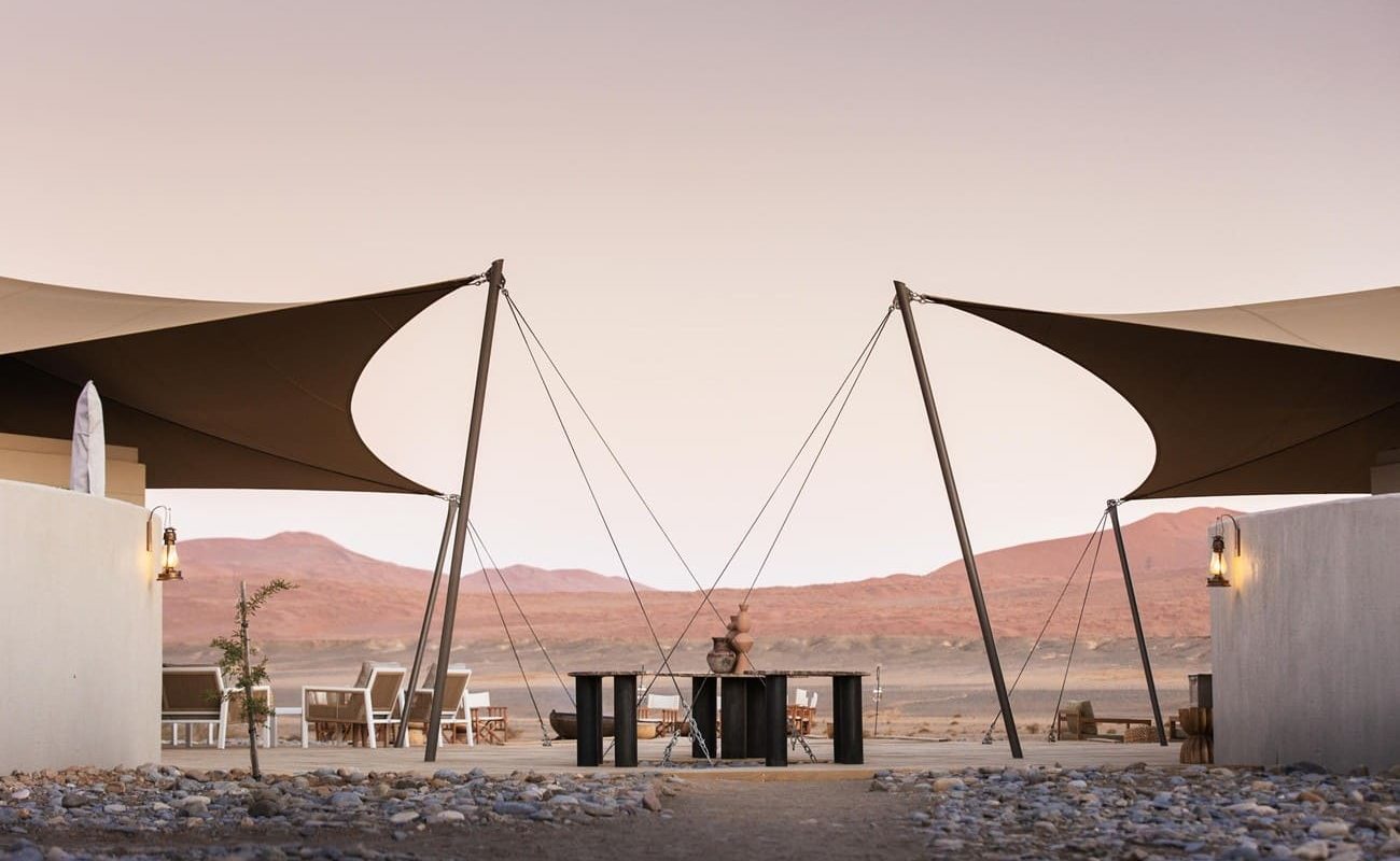 Veranda Haupthaus Kulala Desert Lodge