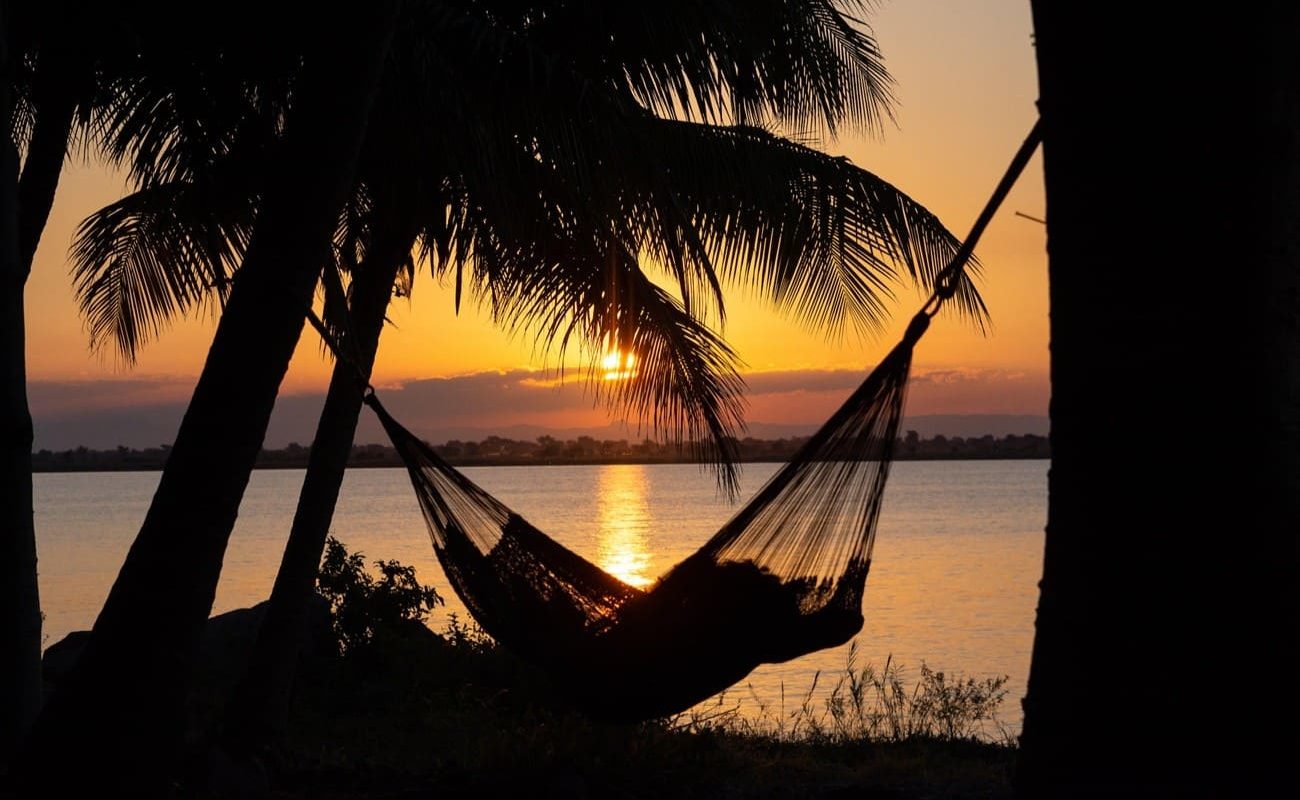 Große Malawi Rundreise Lake Malawi Sonnenuntergang Lake Malawi