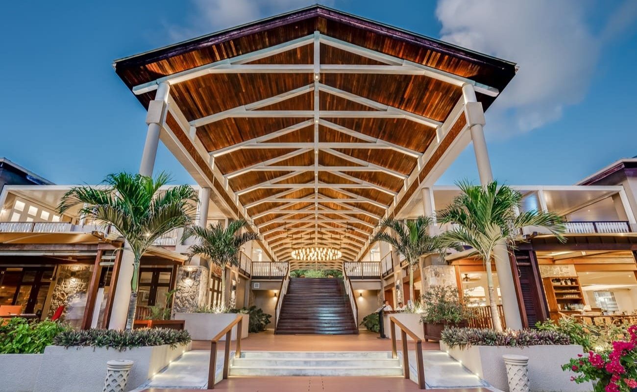 Kempinski Seychelles Haupthaus außen Haupthaus Kempinski Seychelles