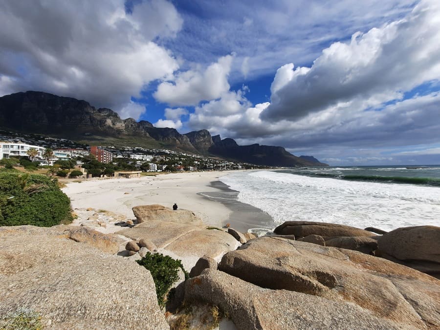 Strand von Camps Bay vor den 12 Aposteln