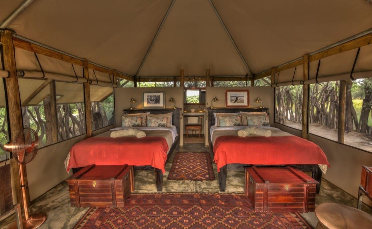 Meno a Kwena Zelt innen In einem Zelt von Meno a Kwena