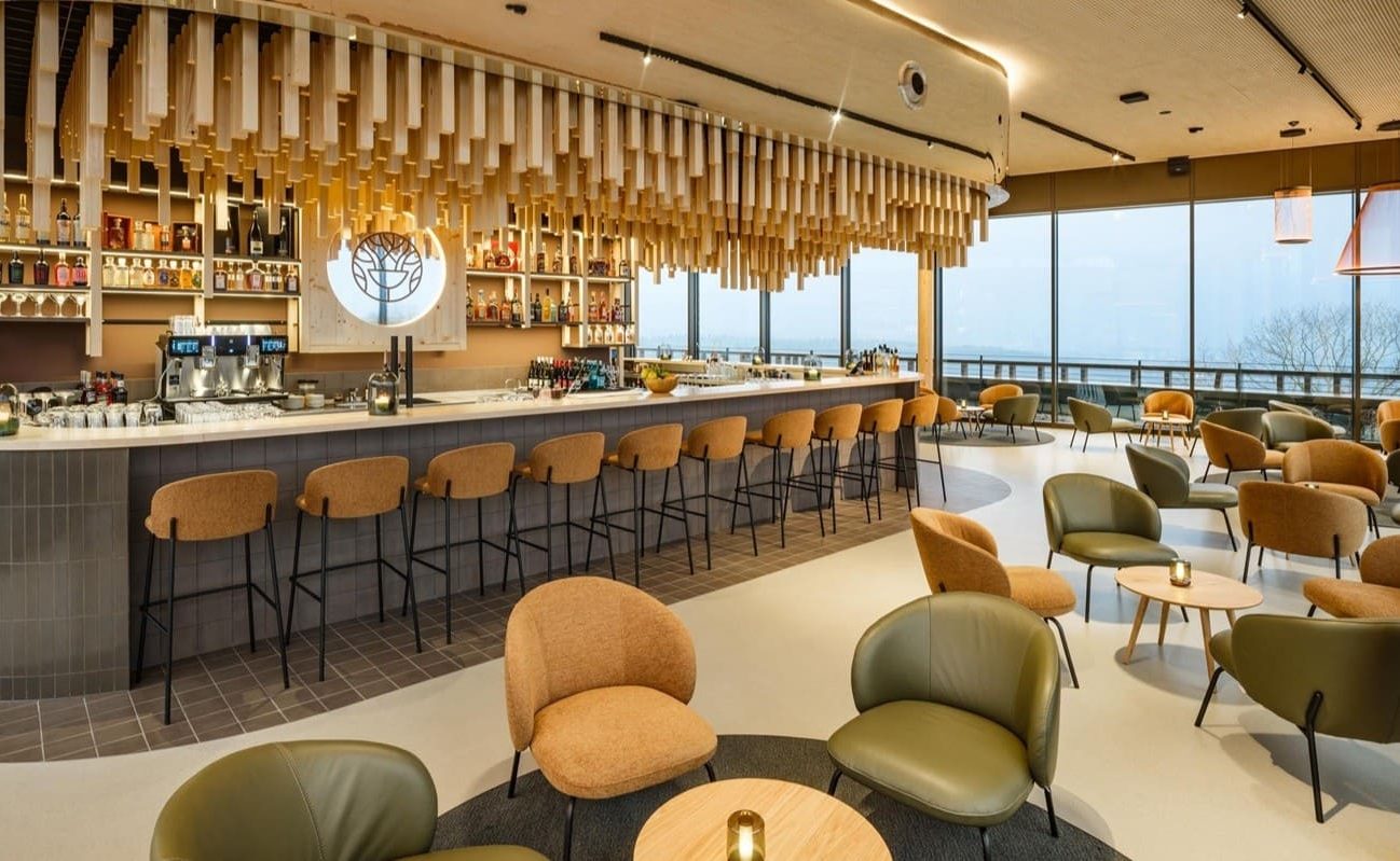 Bar des Luxushotels Wald.Weit