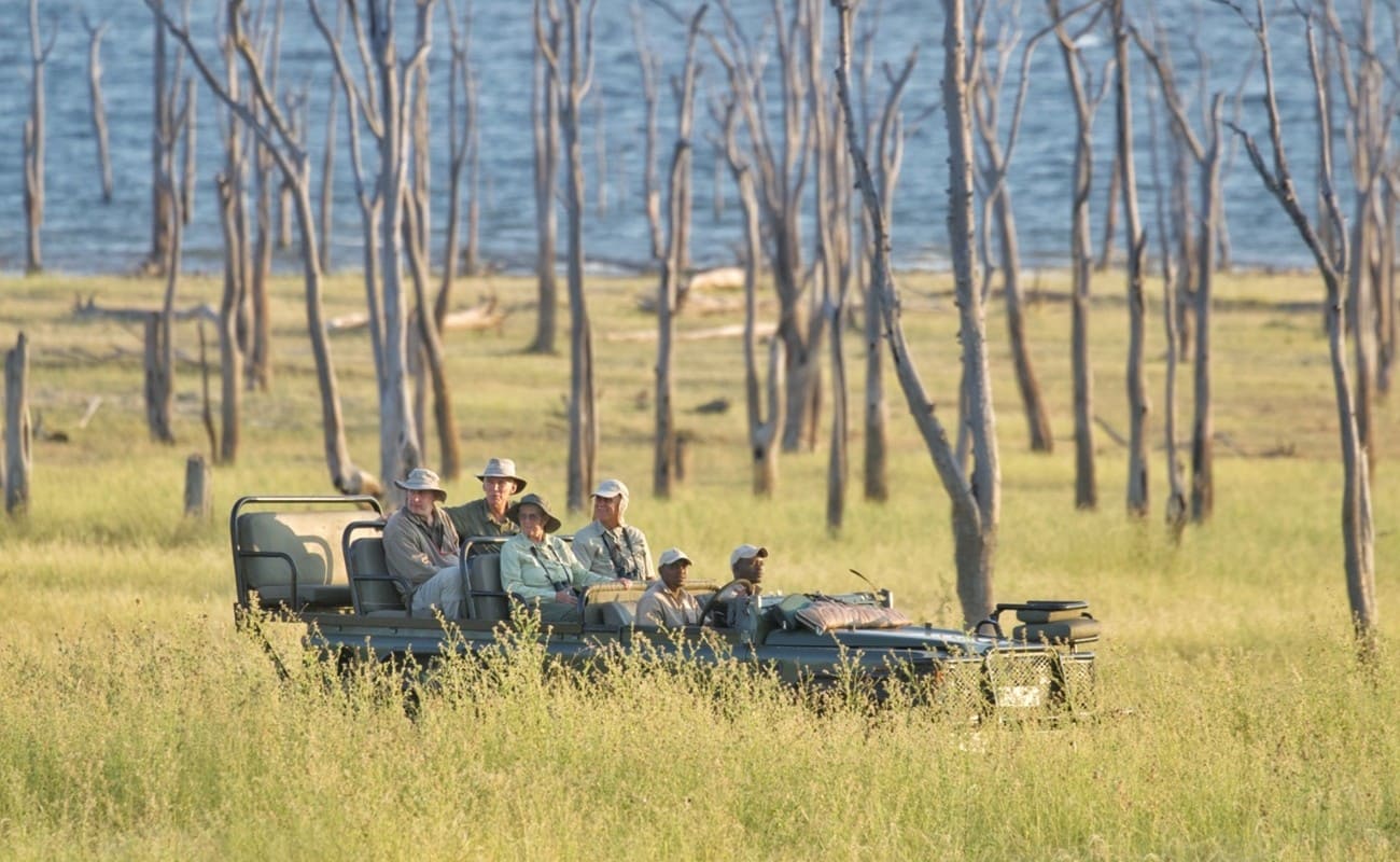 Authentisches Simbabwe Lake Kariba Pirschfahrt Pirschfahrt Lake Kariba/ Matusadona Nationalpark