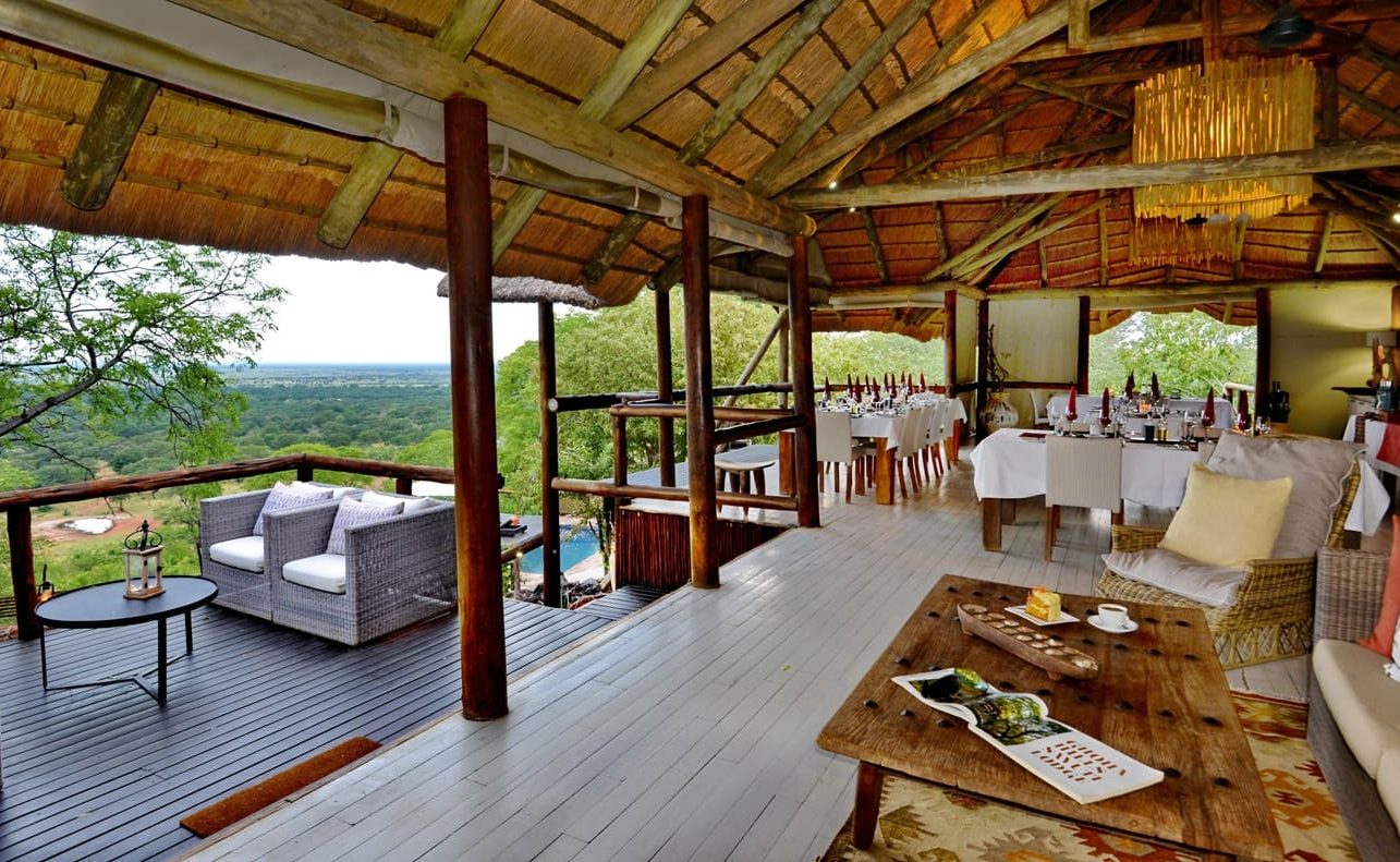 Lounge der kleinen Lodge zwischen Chobe und Savute