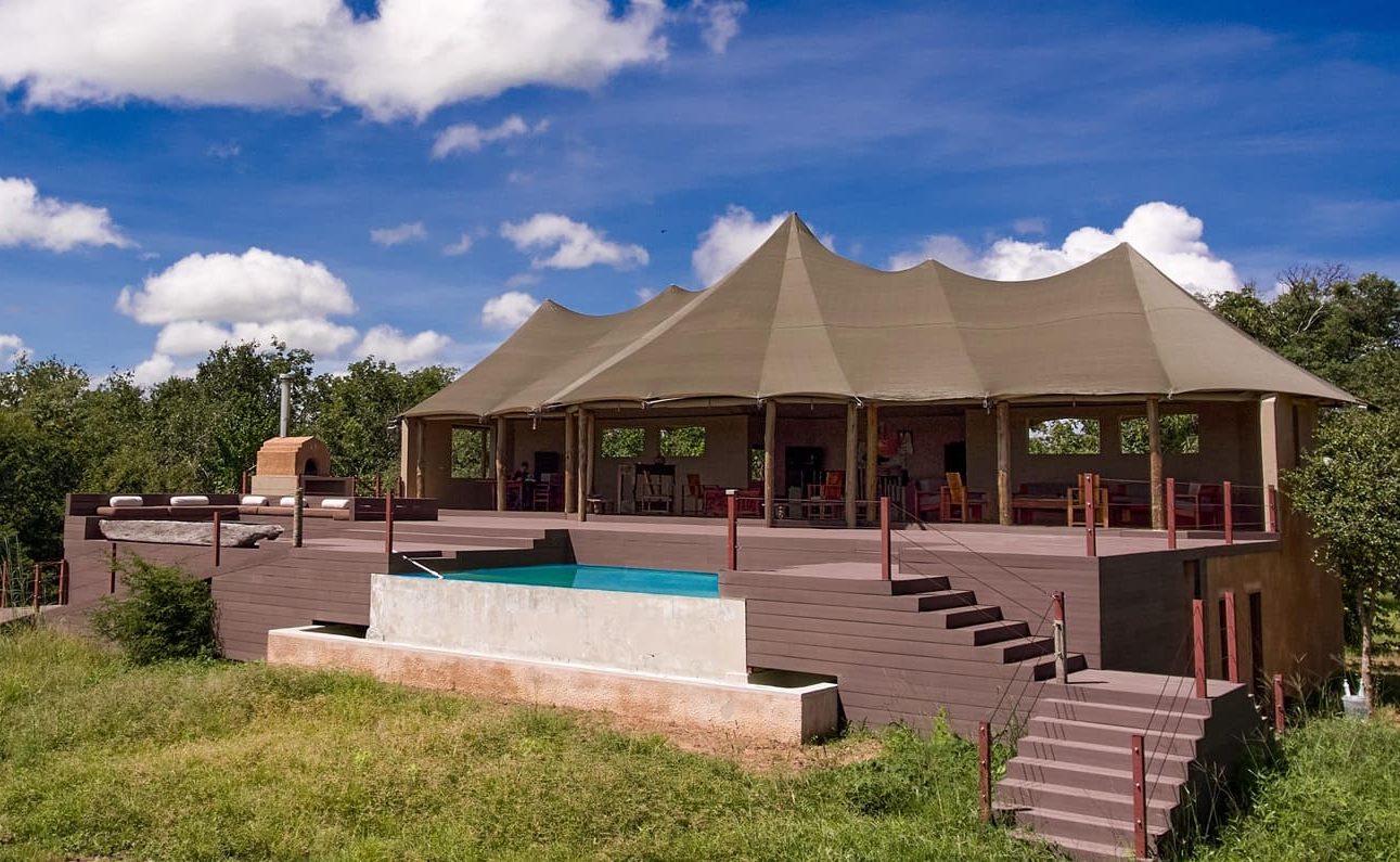 Pool am Haupthaus von Konkamoya