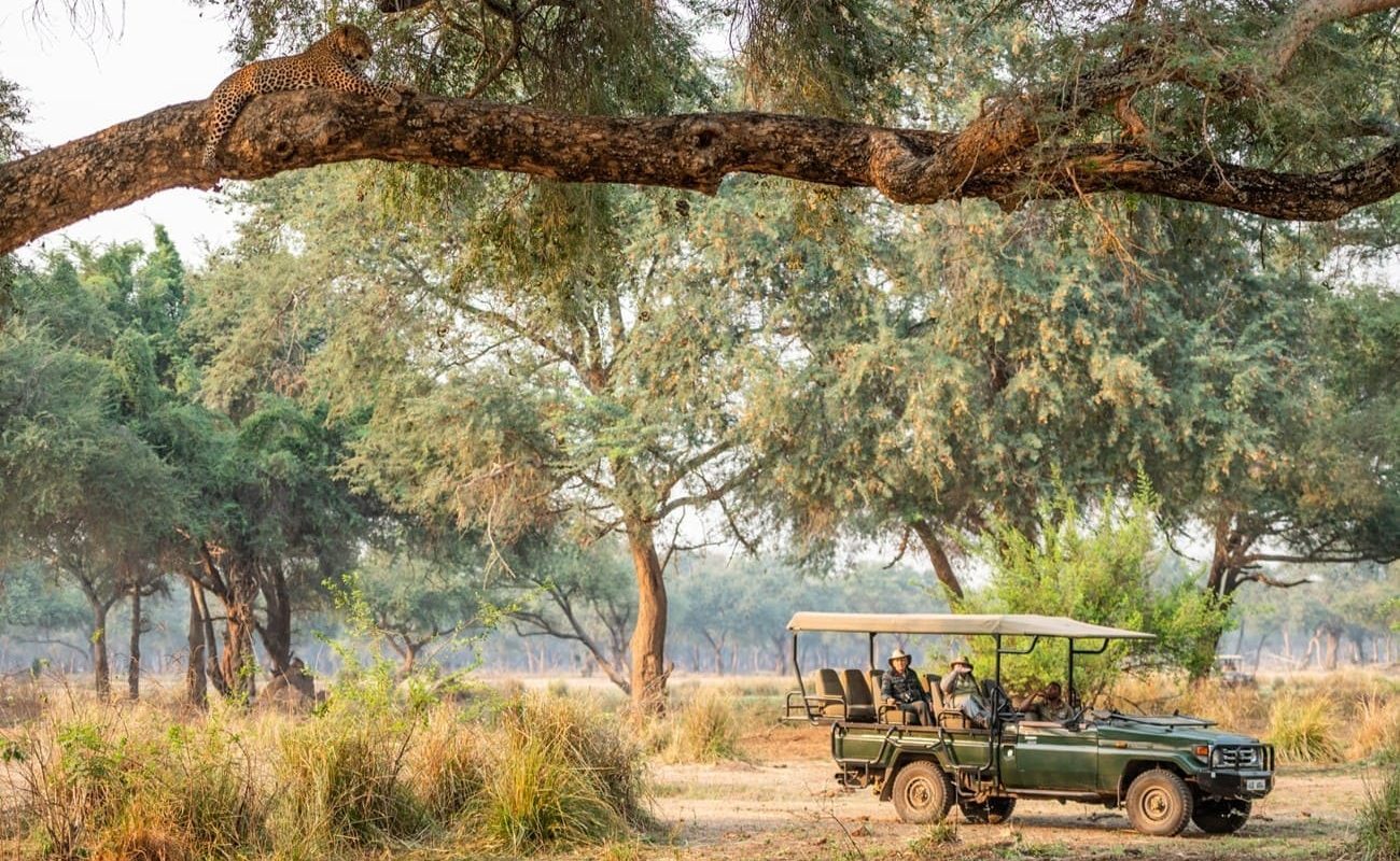 Kutali Camp Pirschfahrt Geländewagen Pirschfahrt Lower Zambezi Kutali Camp