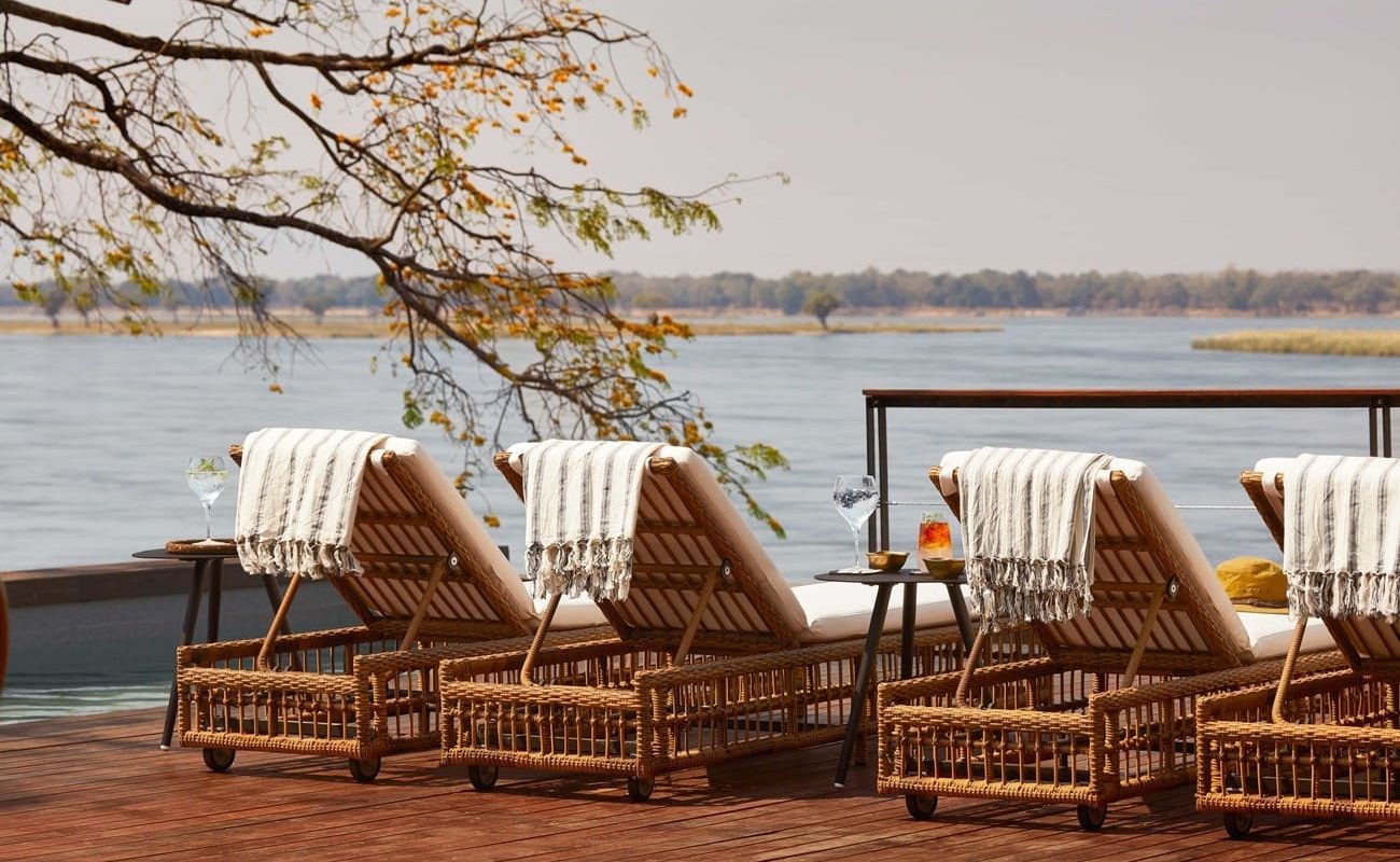Am Pool des Zambezi Grande