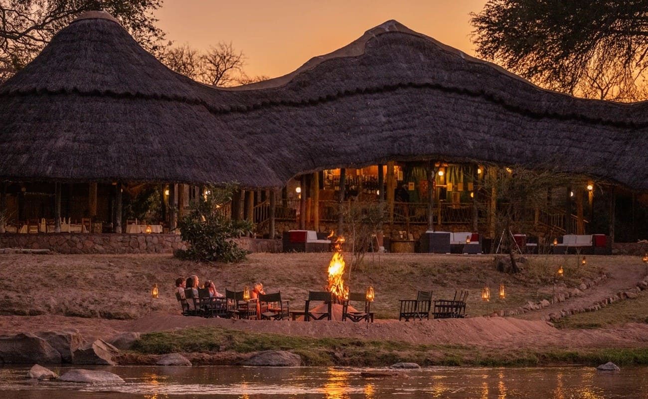 Nord Süd Tansania Ruaha River Lodge Ruaha River Lodge Abendstimmung